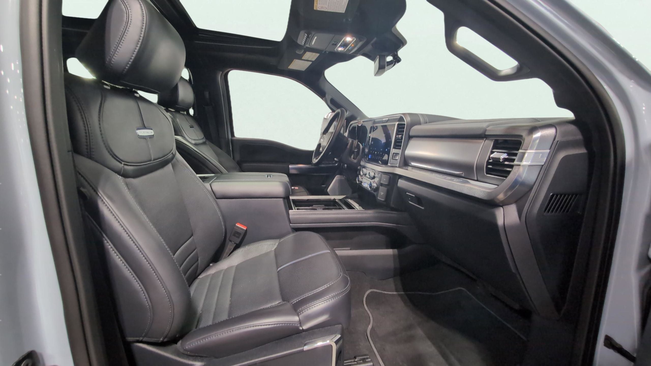2025 Ford F-450SD Platinum DRW
