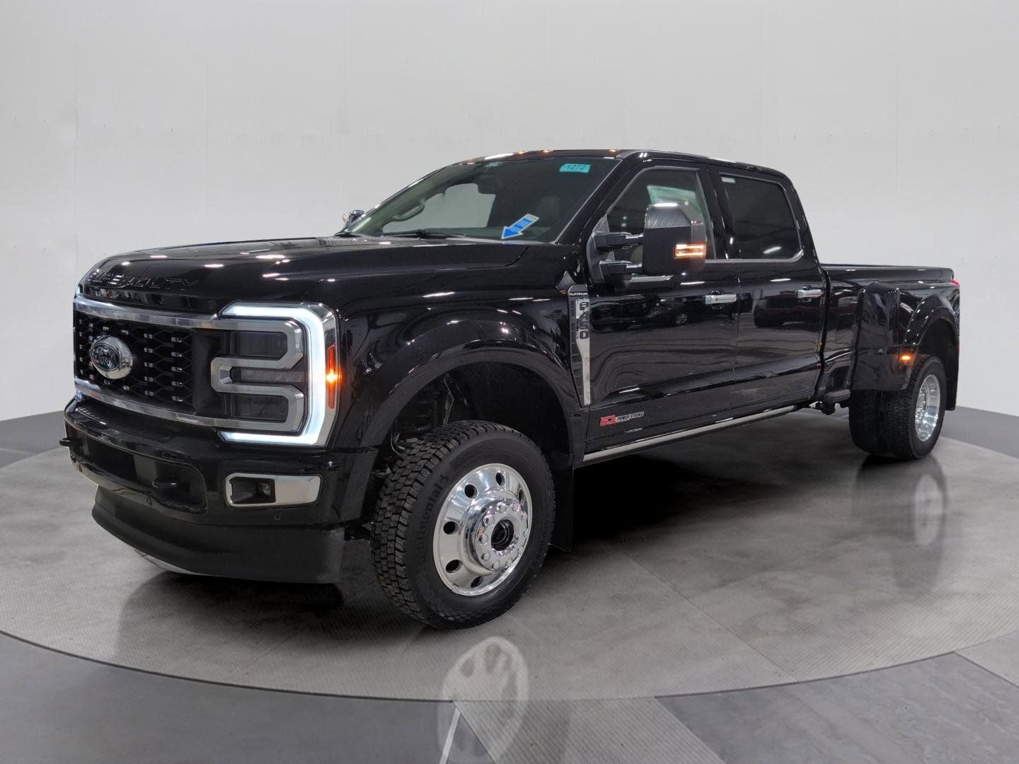 2025 Ford F-450SD Platinum DRW