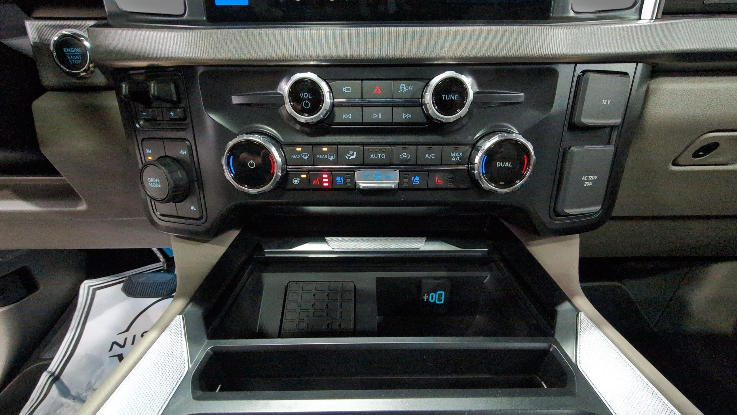 2025 Ford F-450SD Platinum DRW