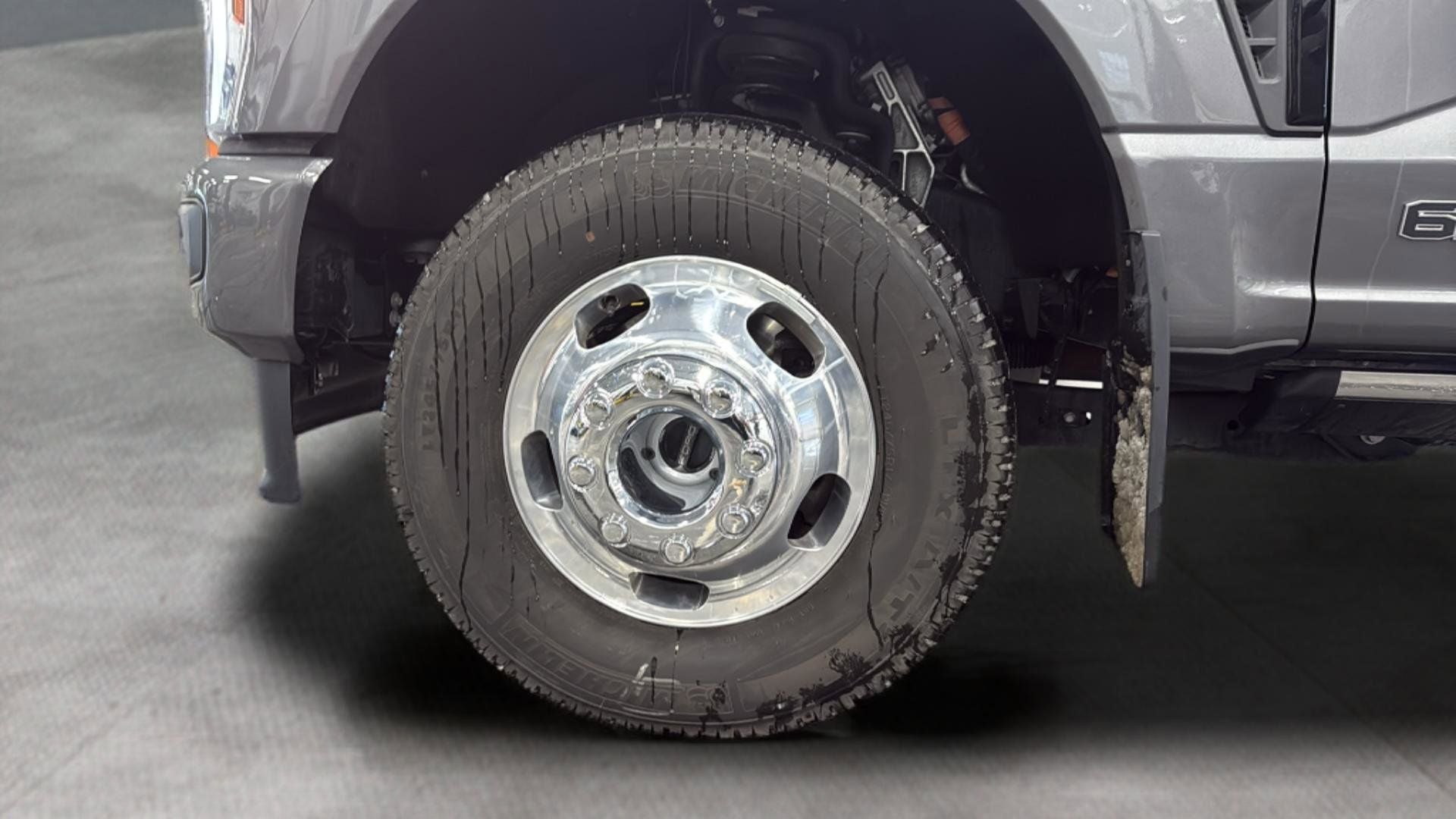 2025 Ford F-350SD Platinum DRW