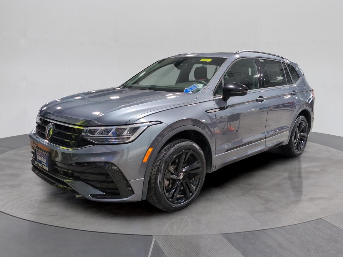 2024 Volkswagen Tiguan 2.0T SE R-Line Black