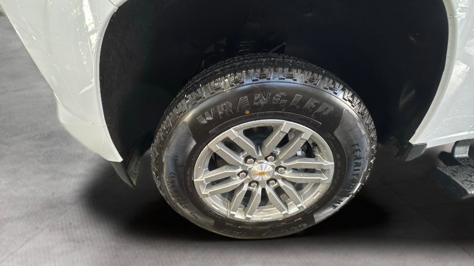 2025 Chevrolet Colorado WT/LT