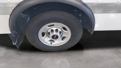 2025 GMC Savana Cutaway 3500 1WT