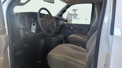 2025 GMC Savana Cutaway 3500 1WT