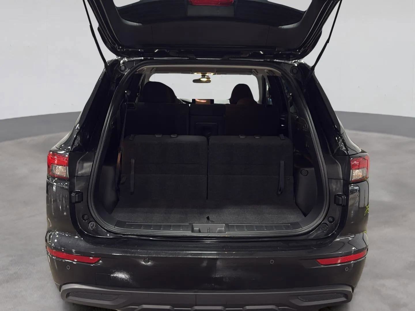 2022 Mitsubishi Outlander ES