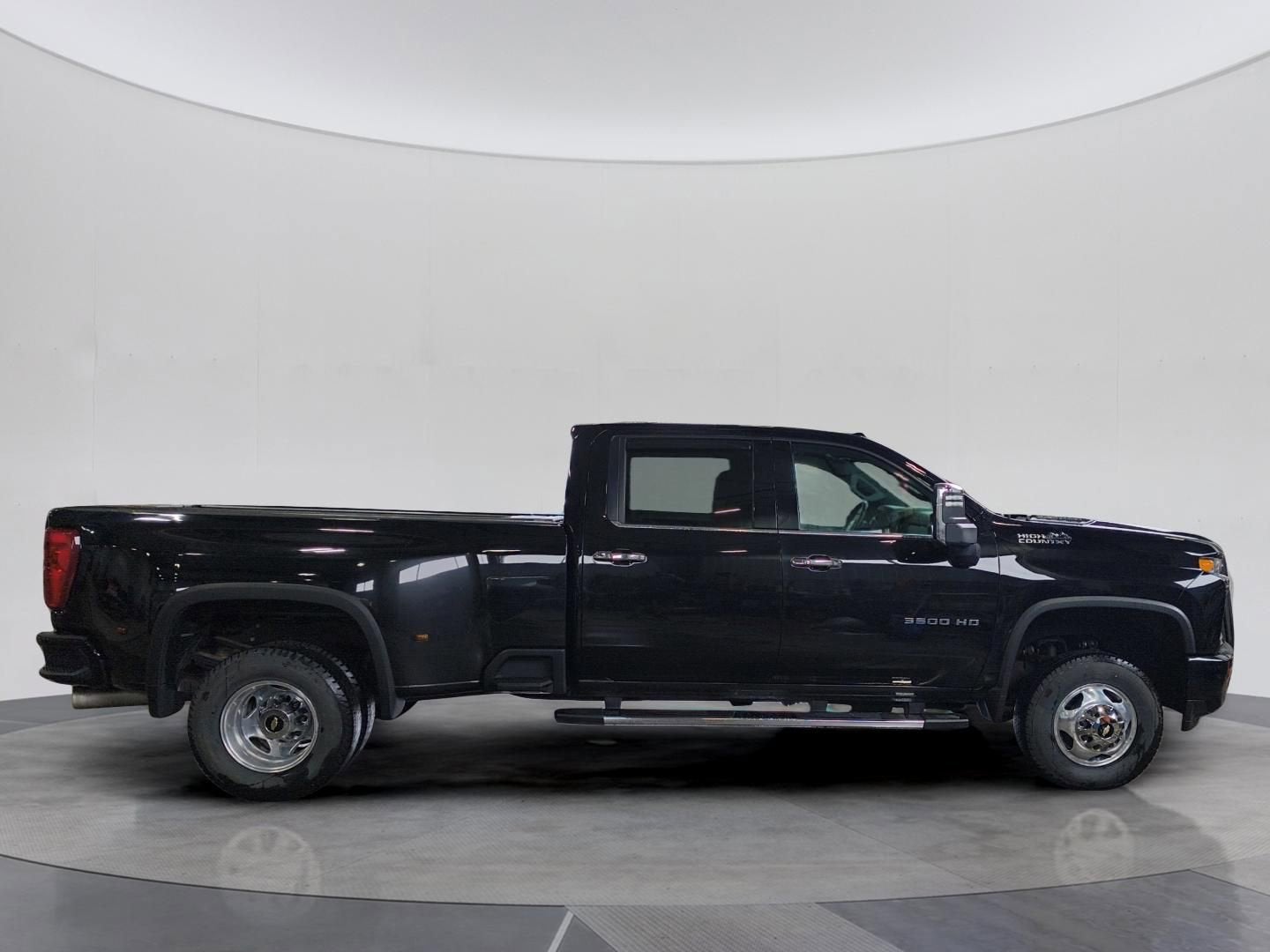 2022 Chevrolet Silverado 3500 HD High Country DRW