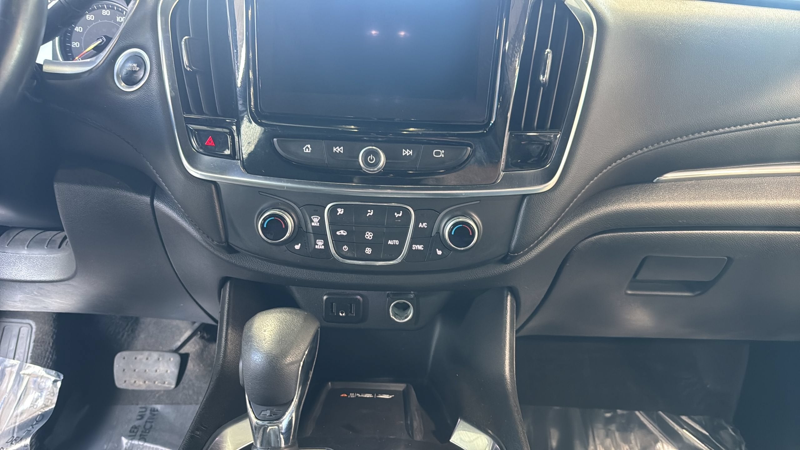 2024 Chevrolet Traverse Limited LT Cloth