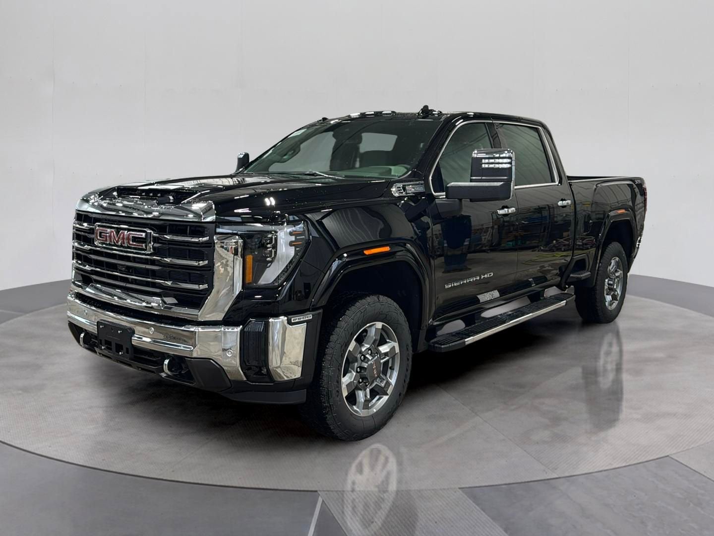 2025 GMC Sierra 4WD Crew Cab Standard Box SLT's photo