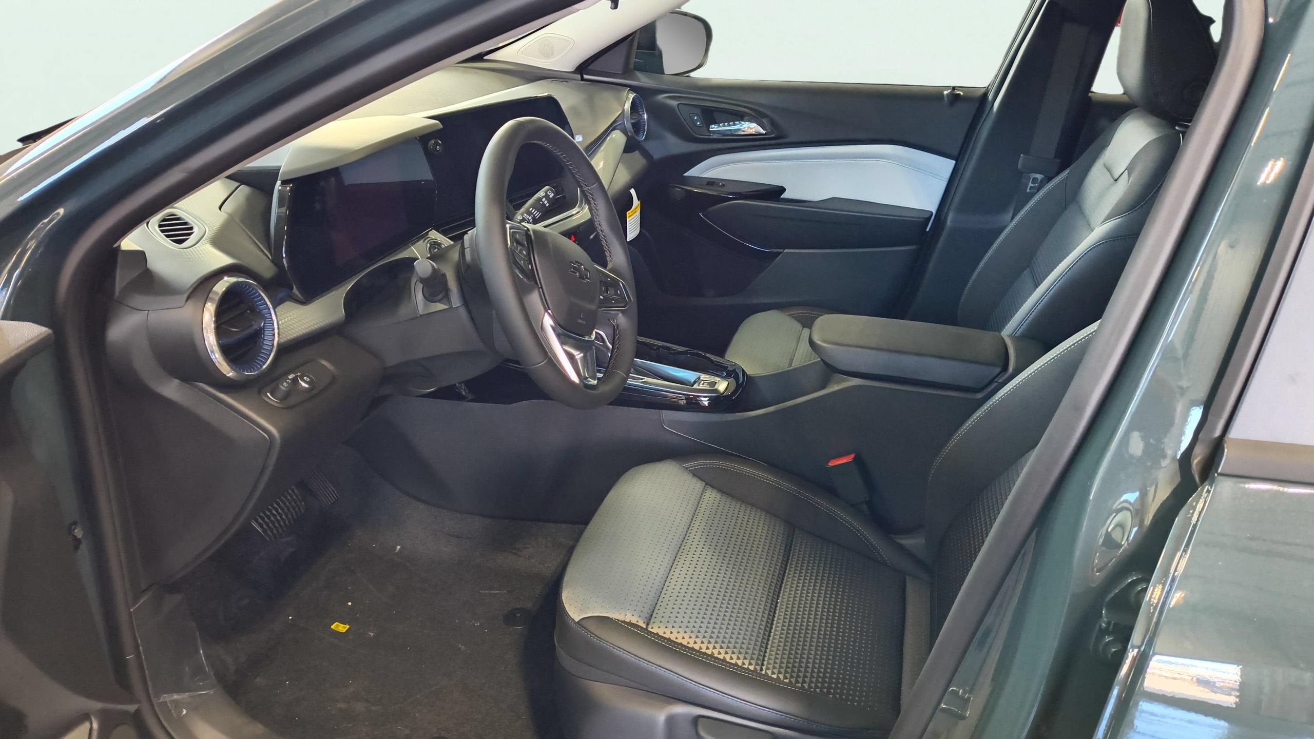 2026 Chevrolet Trax LT - Photo 11