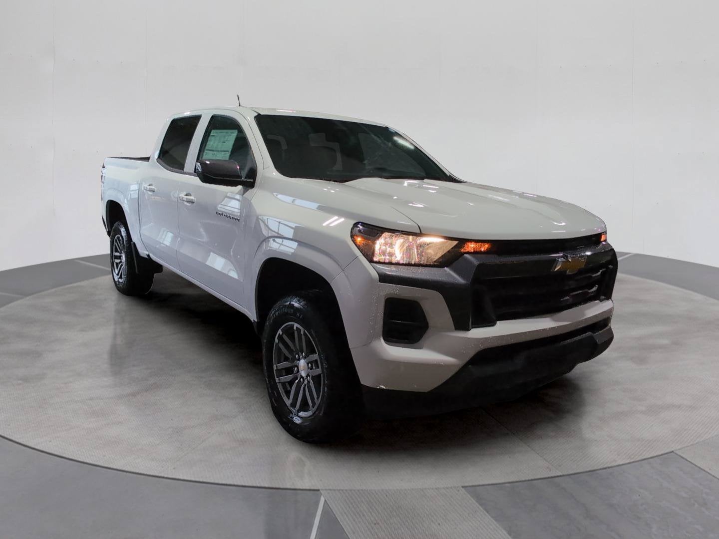 2026 Chevrolet Colorado LT - Photo 8