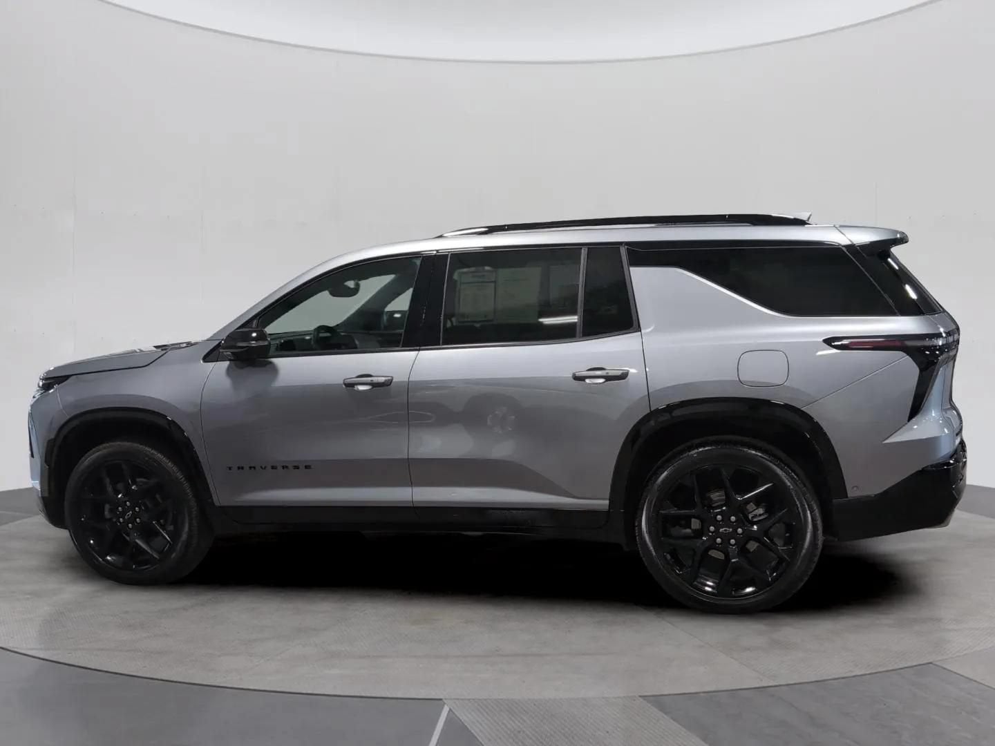 2025 Chevrolet Traverse RS