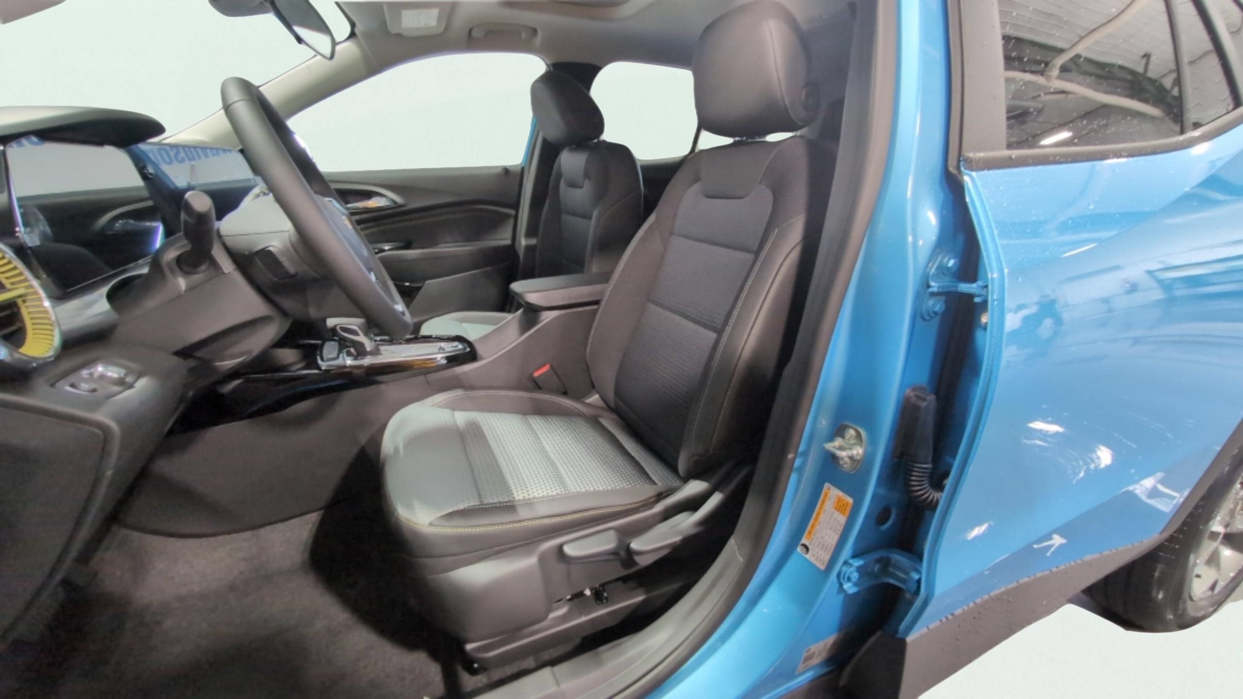 2026 Chevrolet Trax LT - Photo 11