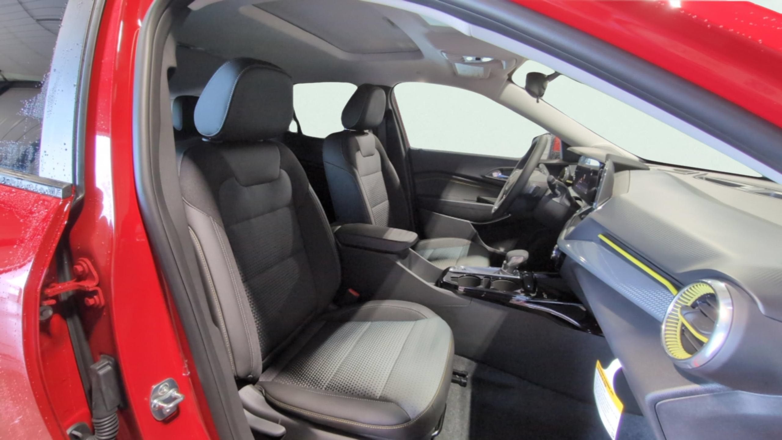 2026 Chevrolet Trax LT - Photo 16